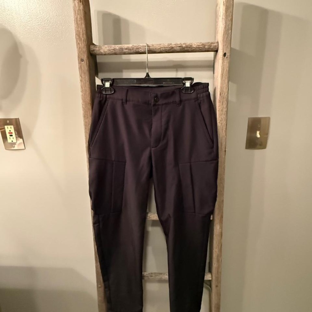 Hummel‎ waist 30 pants length 25 adjustable snaps at ankle, black